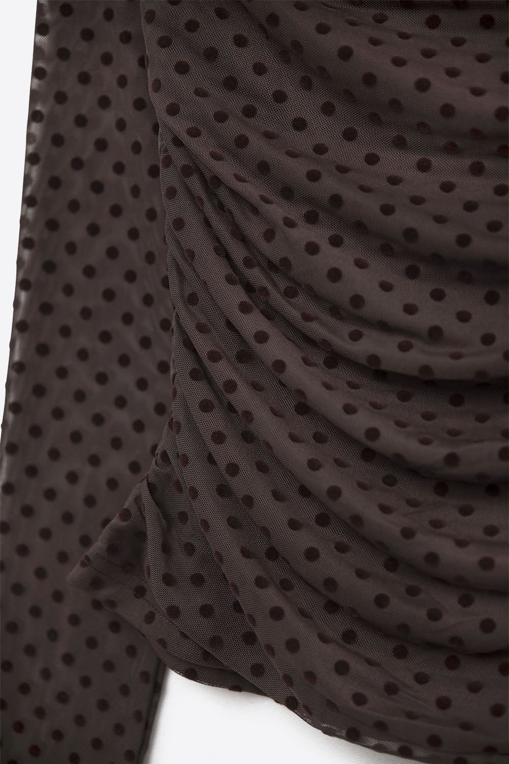 Top de bolinhas castanho em tecido elástico transparente
