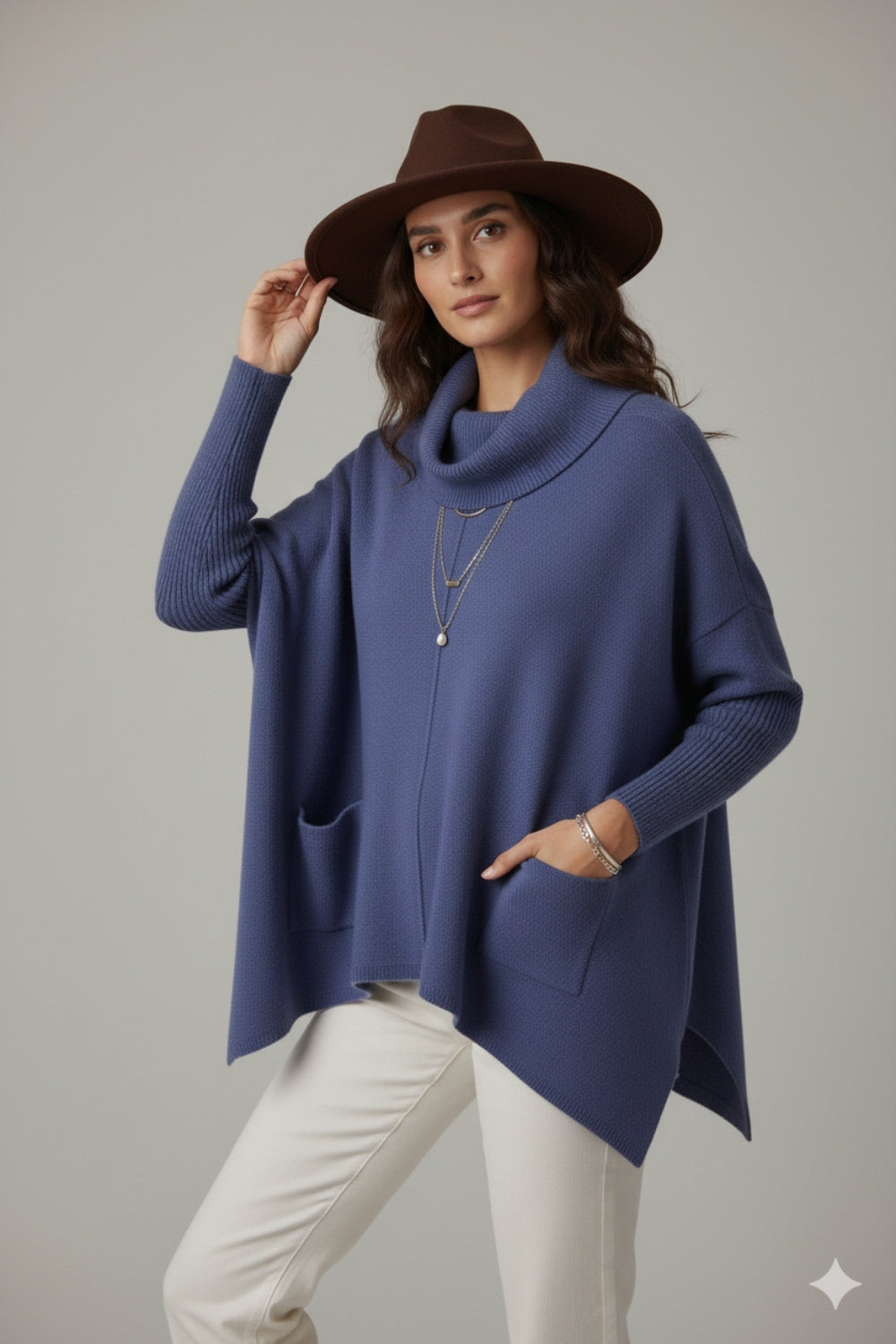 Camisola oversized azul-marinho com bolsos à frente