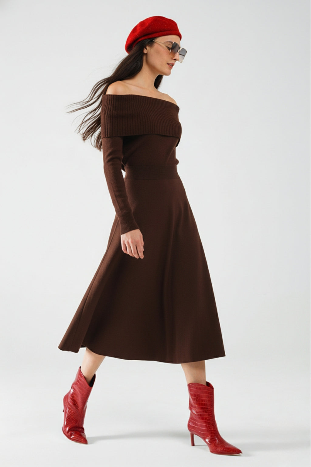 Vestido Maxi Bardot largo de malha em castanho