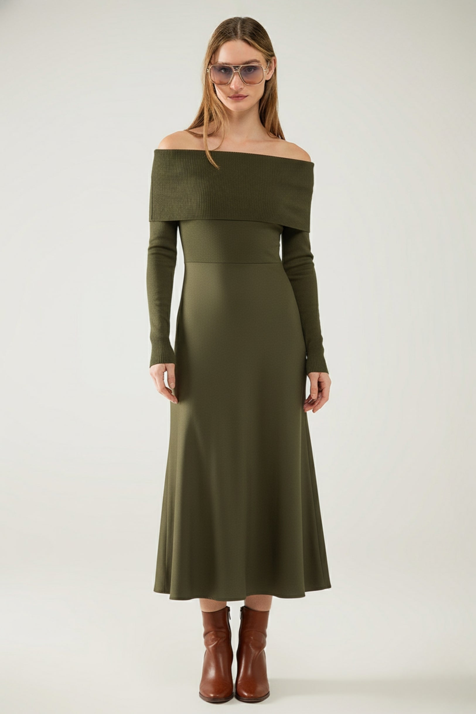 Vestido Maxi Bardot largo de malha em caqui