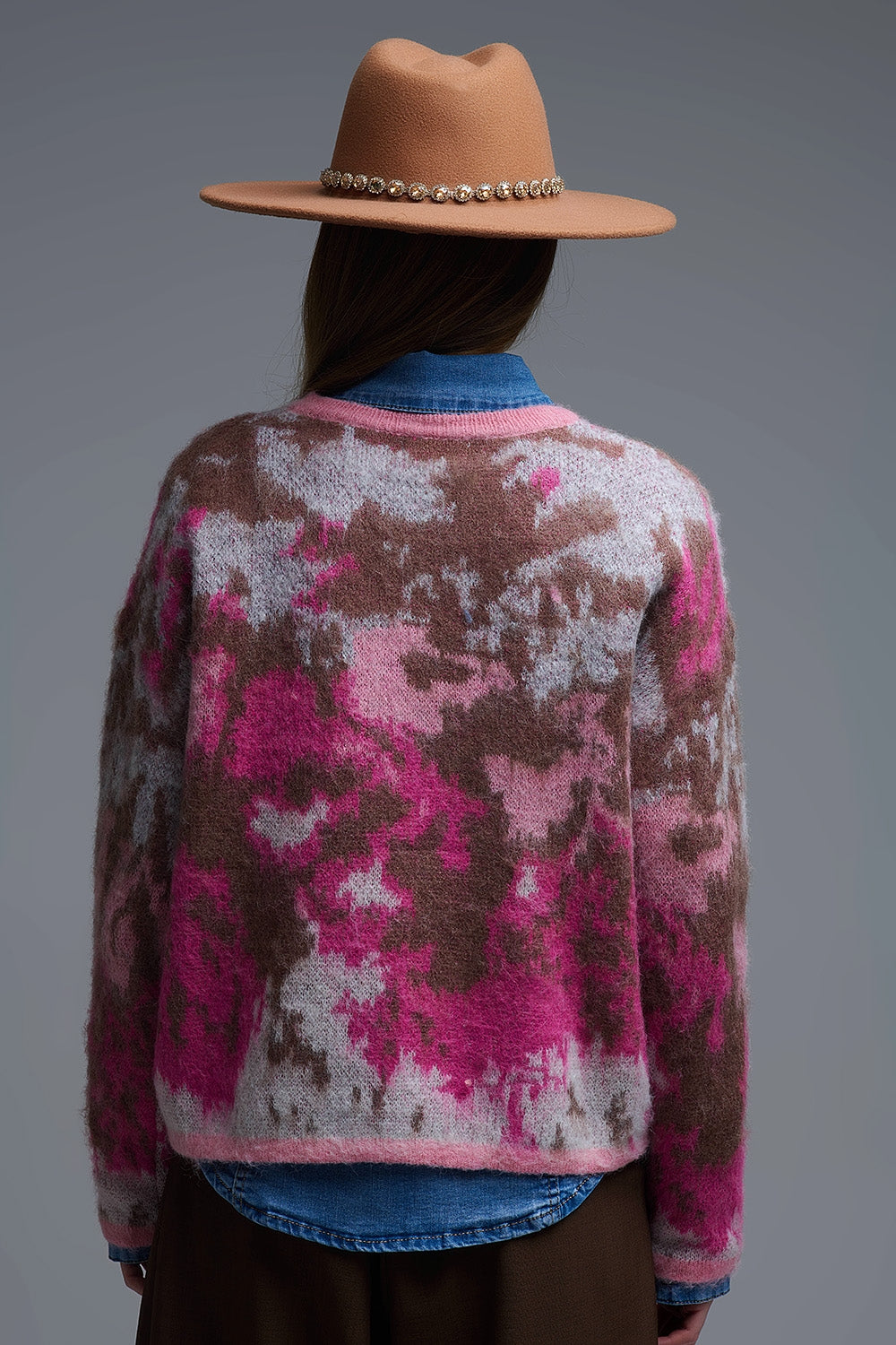 Camisola rosa com estampado animal e lantejoulas