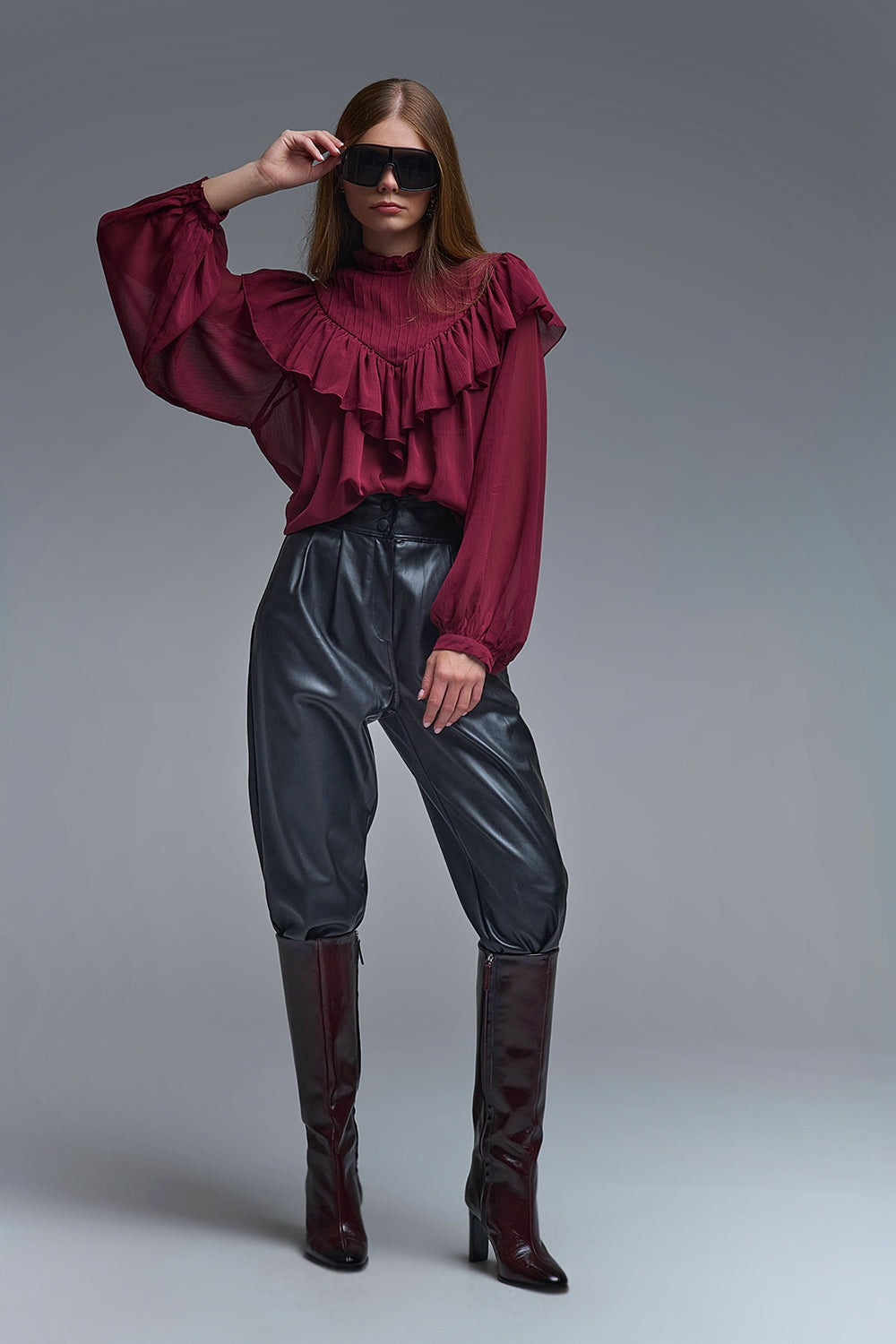 Blusa romântica de manga comprida com folhos cor de vinho