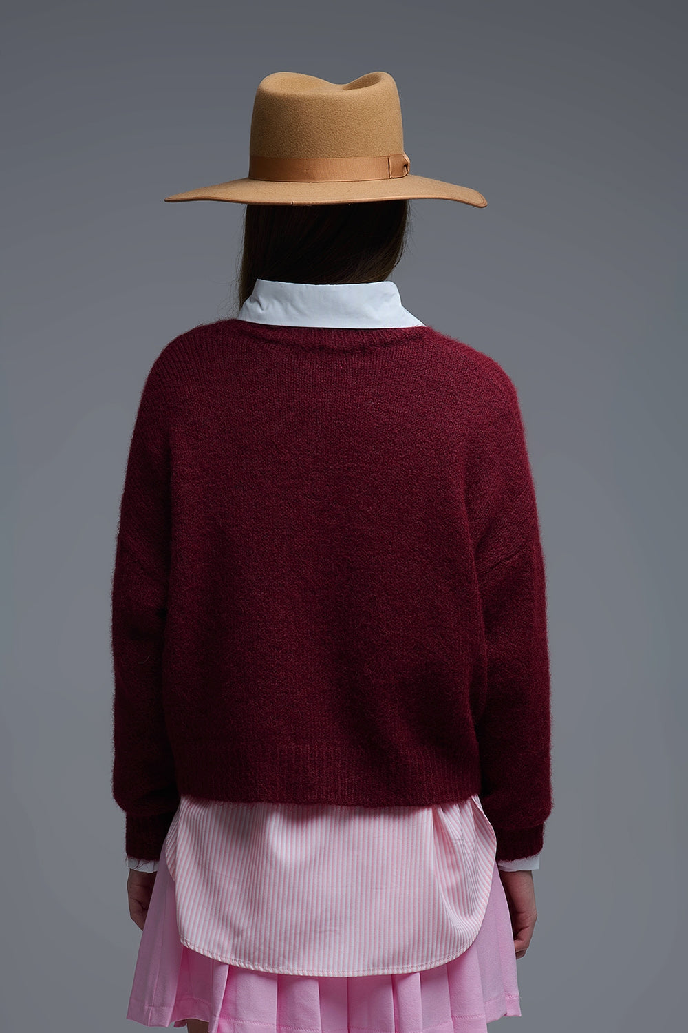 Camisola de gola redonda borgonha com corações às riscas
