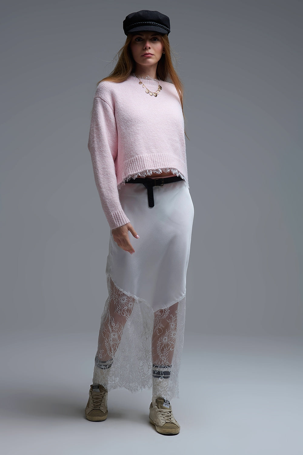 Camisola descontraída cor-de-rosa com pormenor de renda em cor-de-rosa