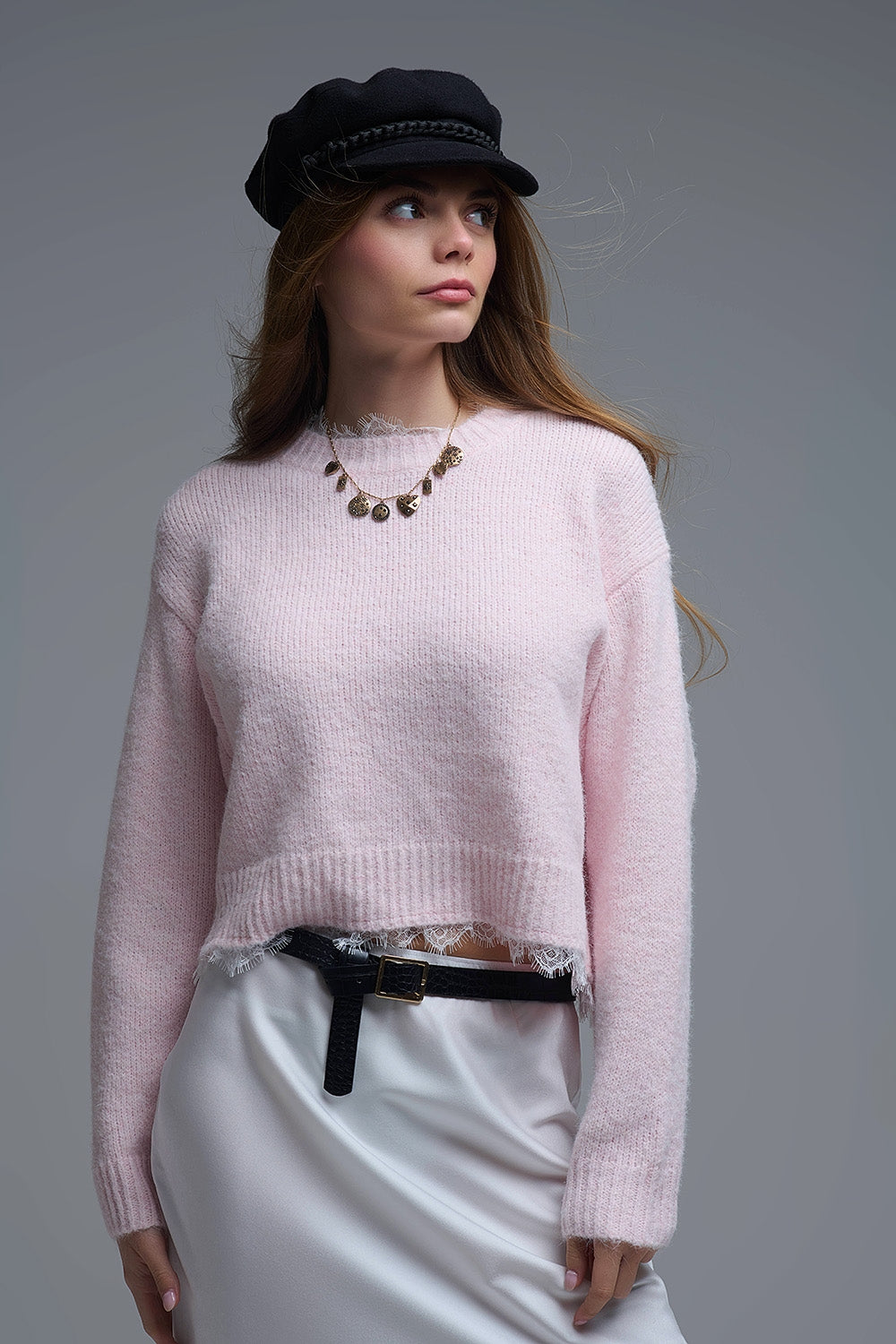 Camisola descontraída cor-de-rosa com pormenor de renda em cor-de-rosa