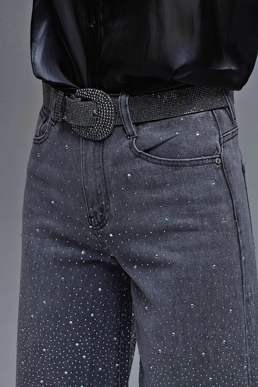 Calças de ganga de pernas largas com strass preto