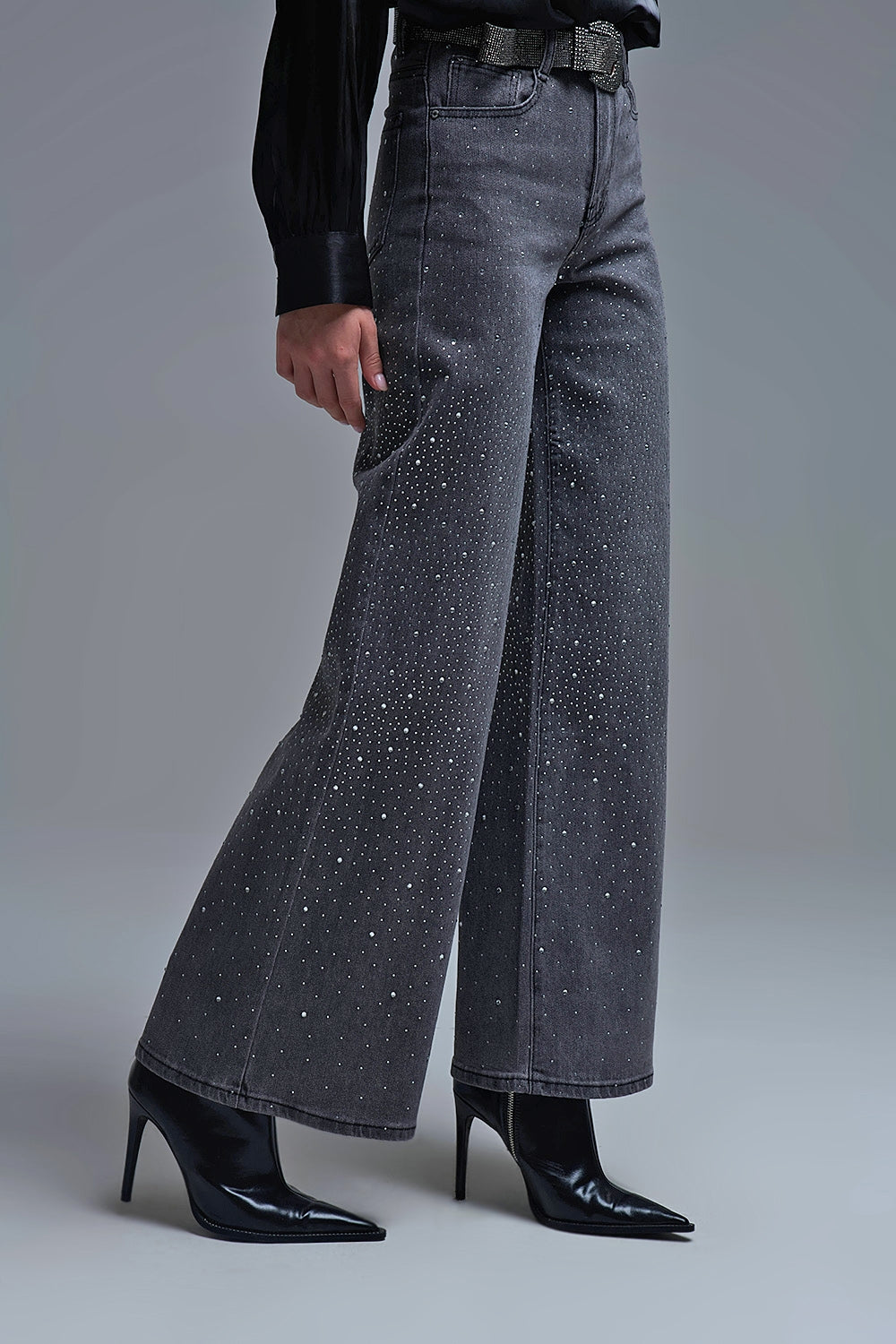 Calças de ganga de pernas largas com strass preto