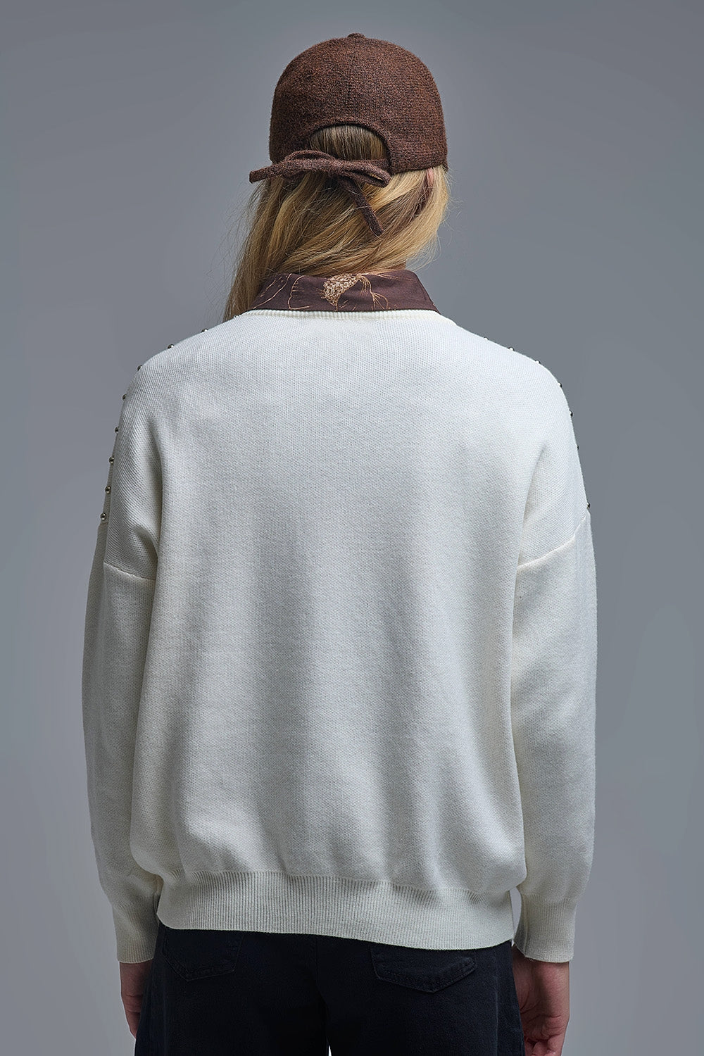 Camisola de malha branca elegante com franjas