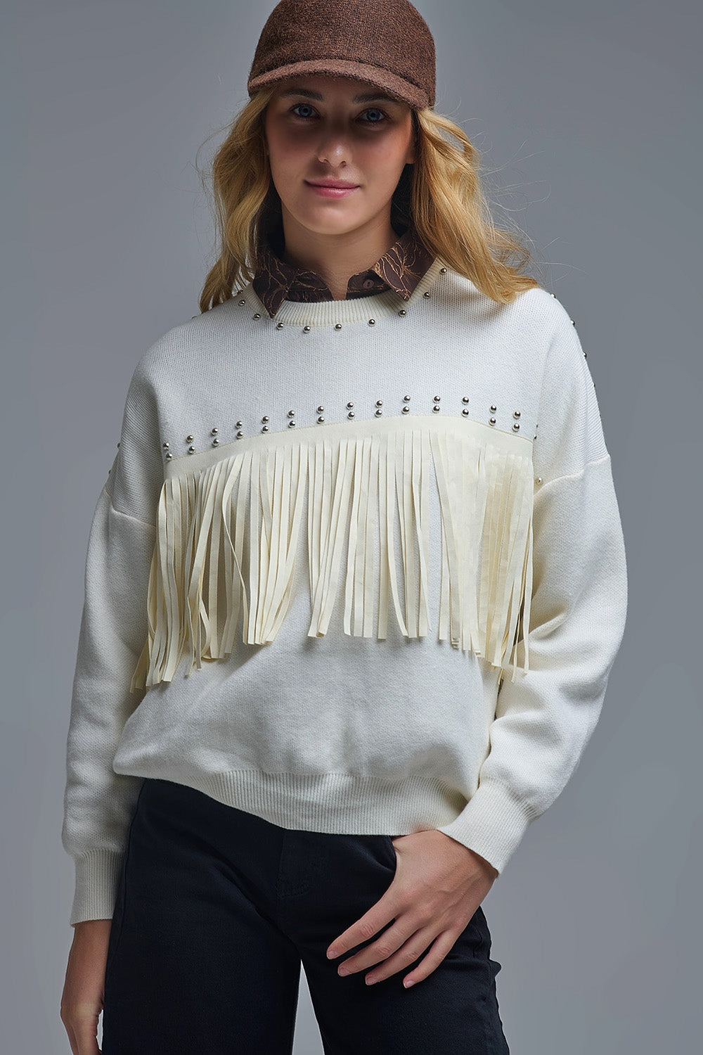 Camisola de malha branca elegante com franjas