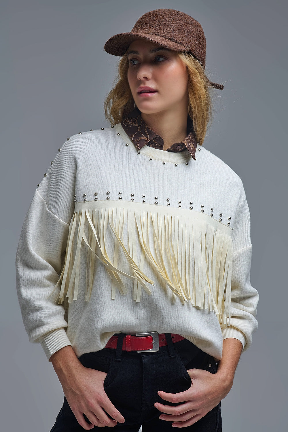 Camisola de malha branca elegante com franjas