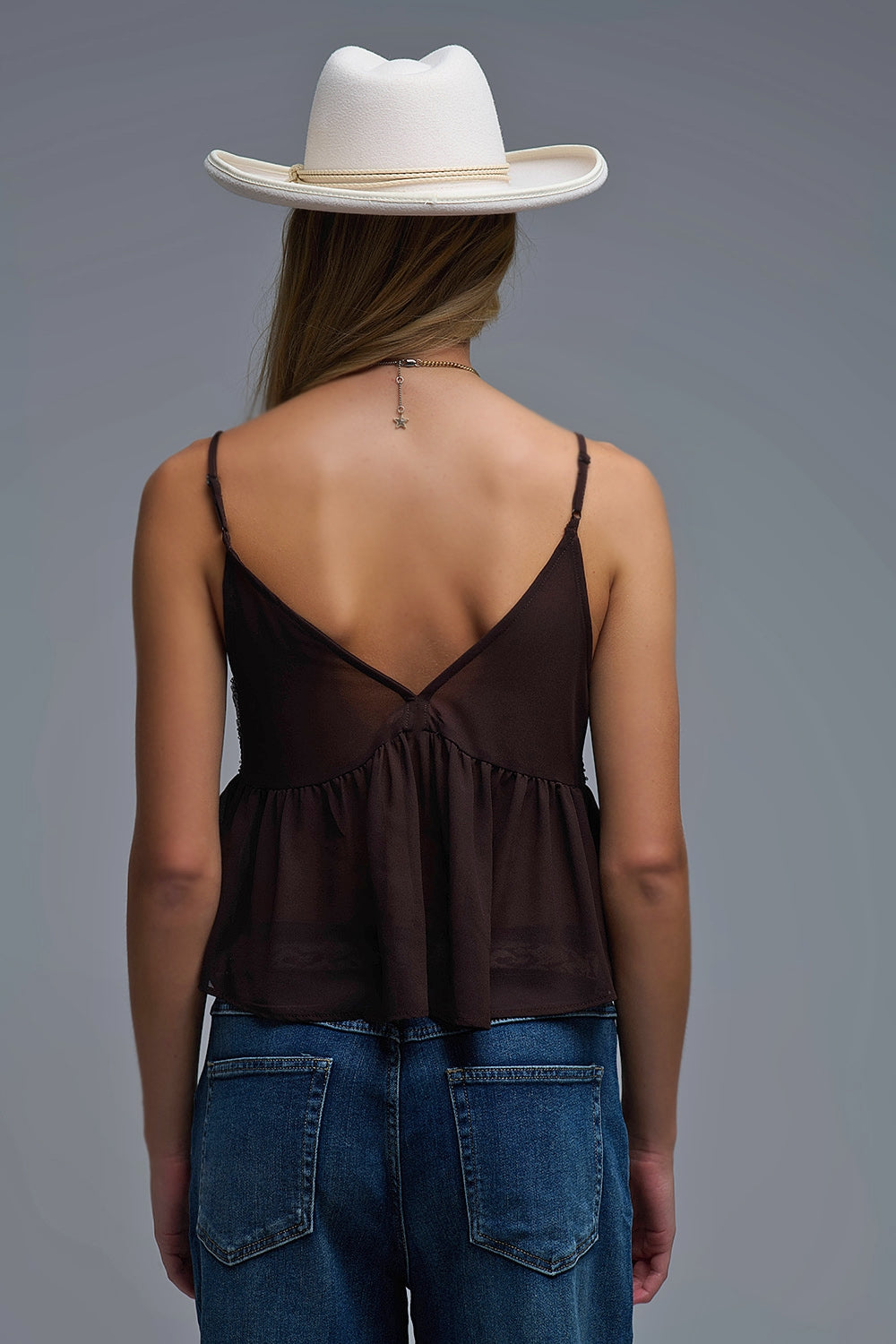 Camisola com lantejoulas embelezada em castanho