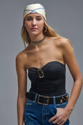 Bodysuit sem alças em preto com pormenores em metal dourado