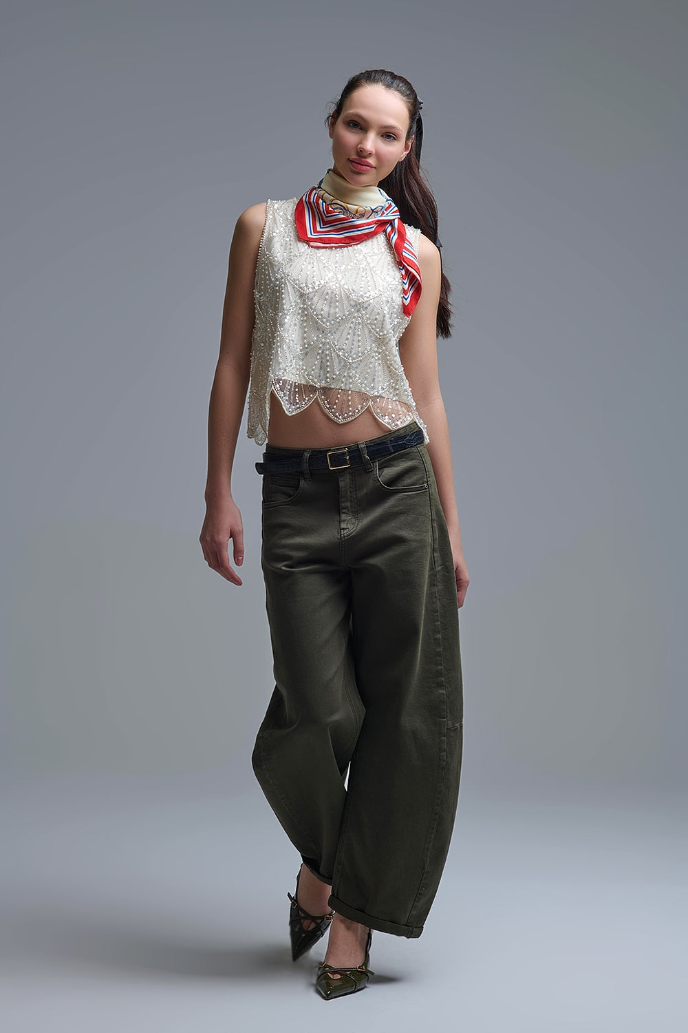 Top com lantejoulas em creme