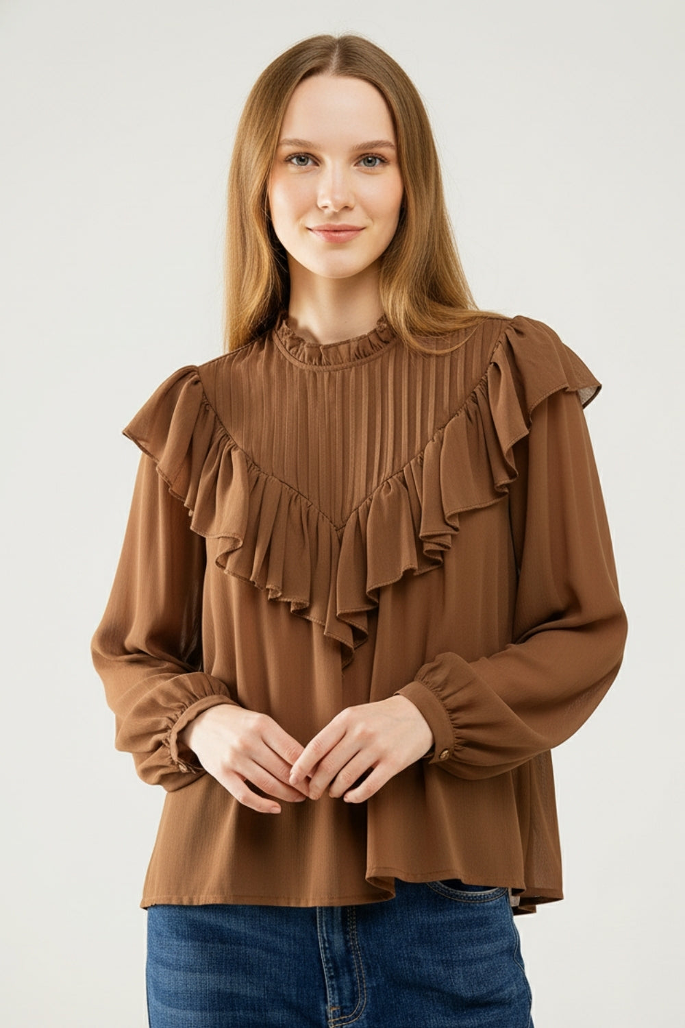 Blusa romântica castanha de manga comprida com folhos em tecido de chiffon