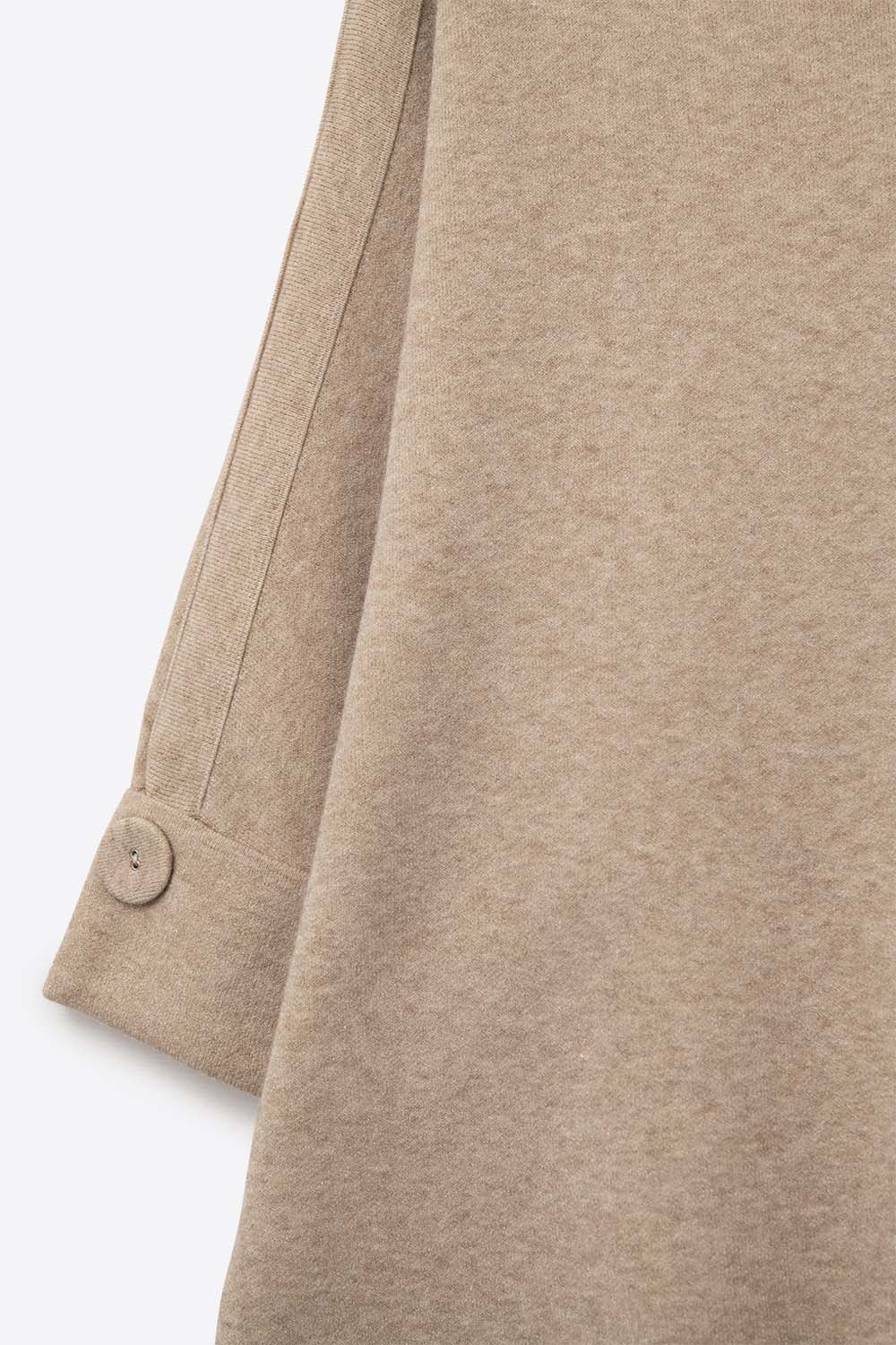 Camisola de malha camel com pormenores de botões