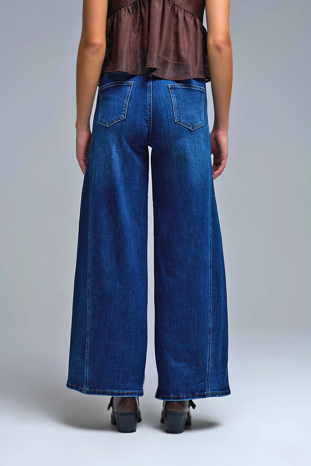 Calças de ganga extra largas em Mid Wash com bolsos laterais