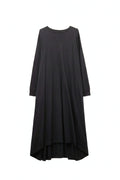 Vestido maxi preto com mangas compridas e bainha assimétrica