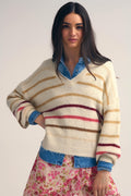Camisola de tamanho grande em creme com riscas multicoloridas