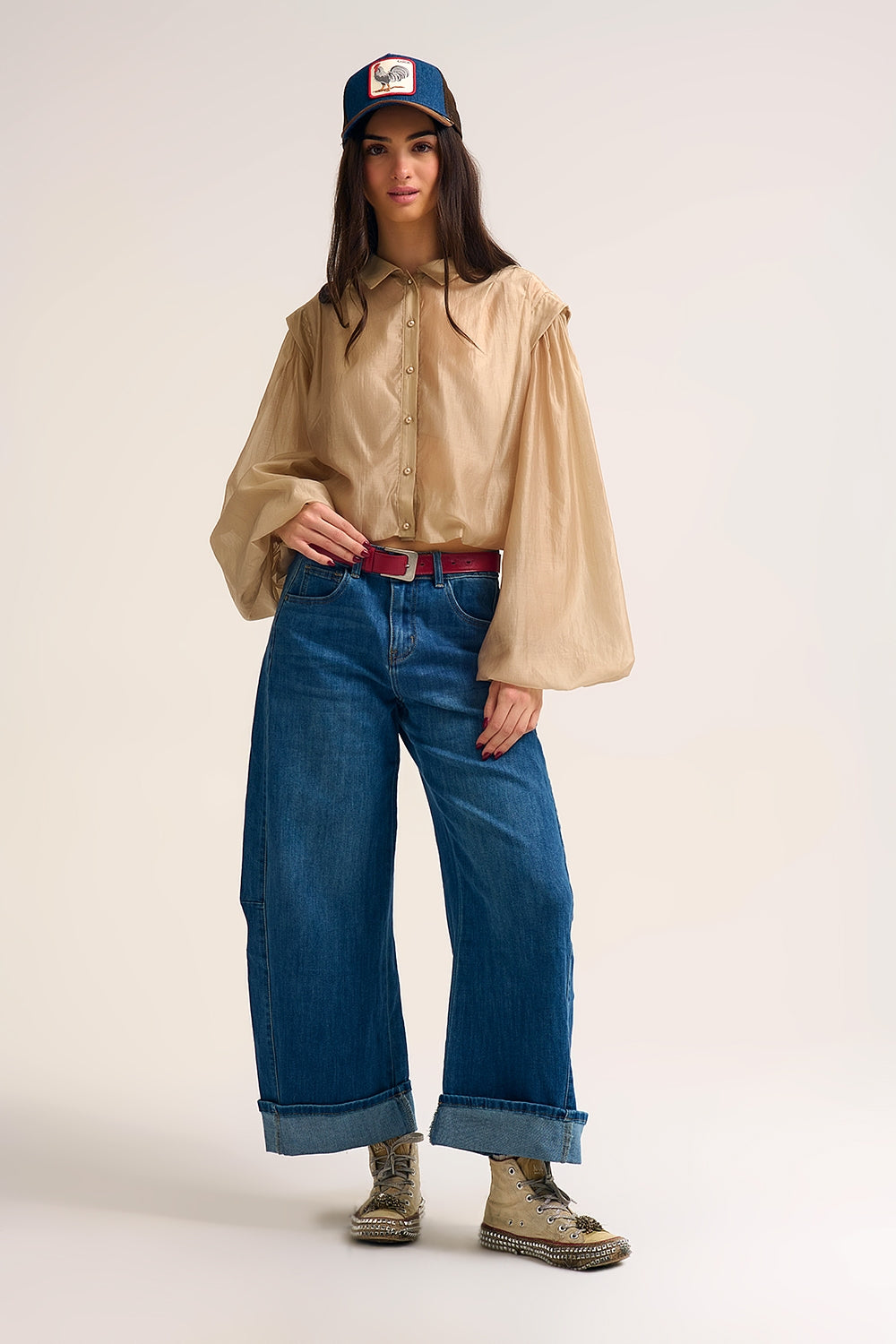 Calças de ganga Barrel Style Denim em lavagem média com bainha com punhos