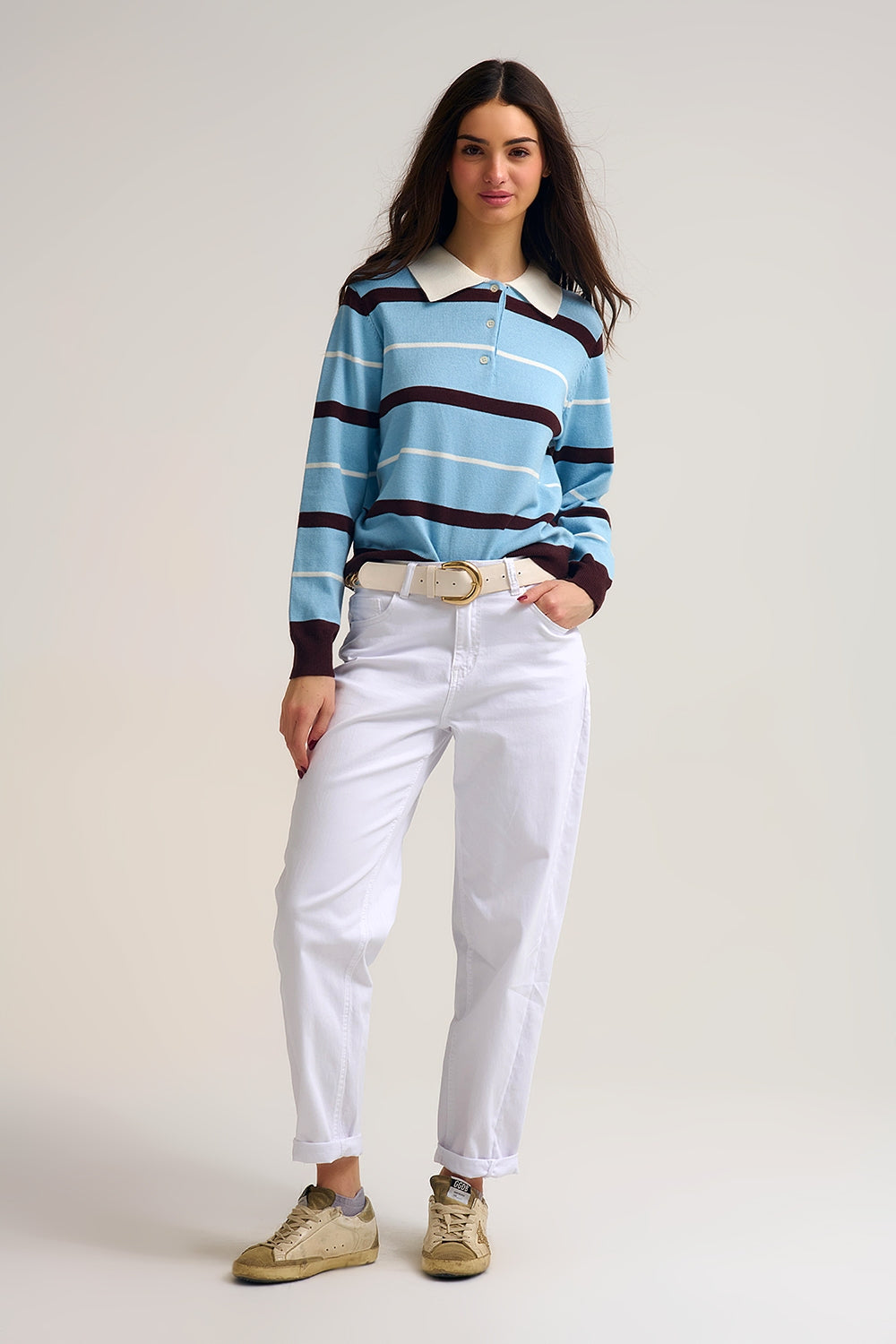 Camisola pólo de malha às riscas em azul com gola branca