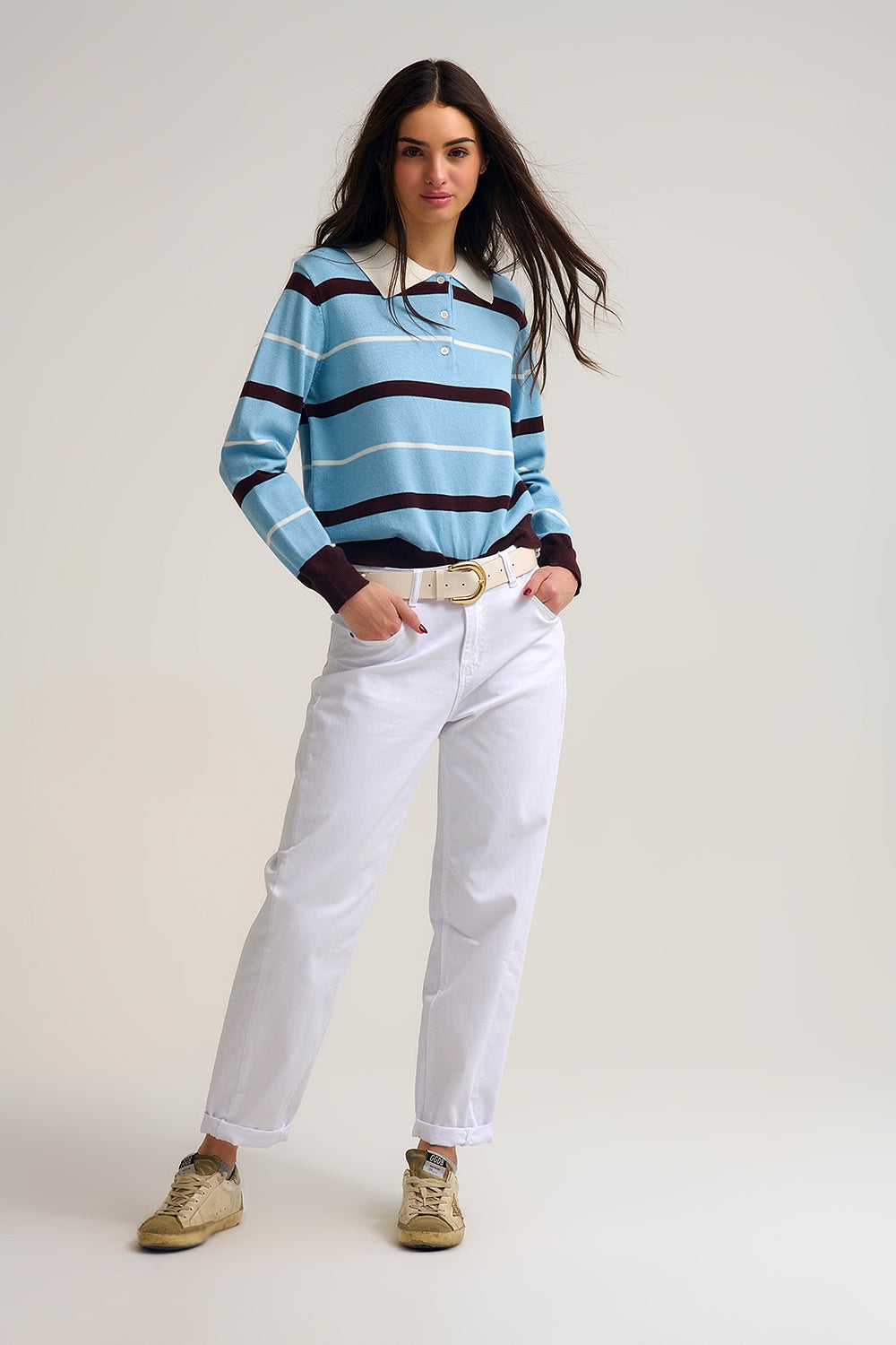Camisola pólo de malha às riscas em azul com gola branca