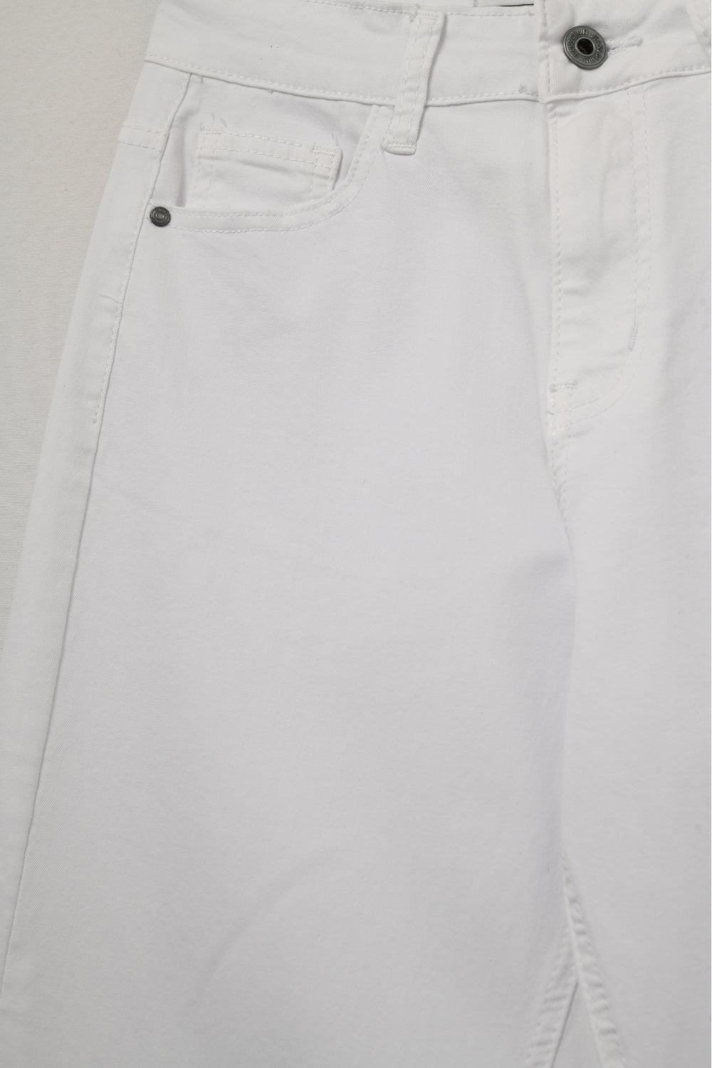 Calças Tapered descontraídas em branco Comfy Stretch