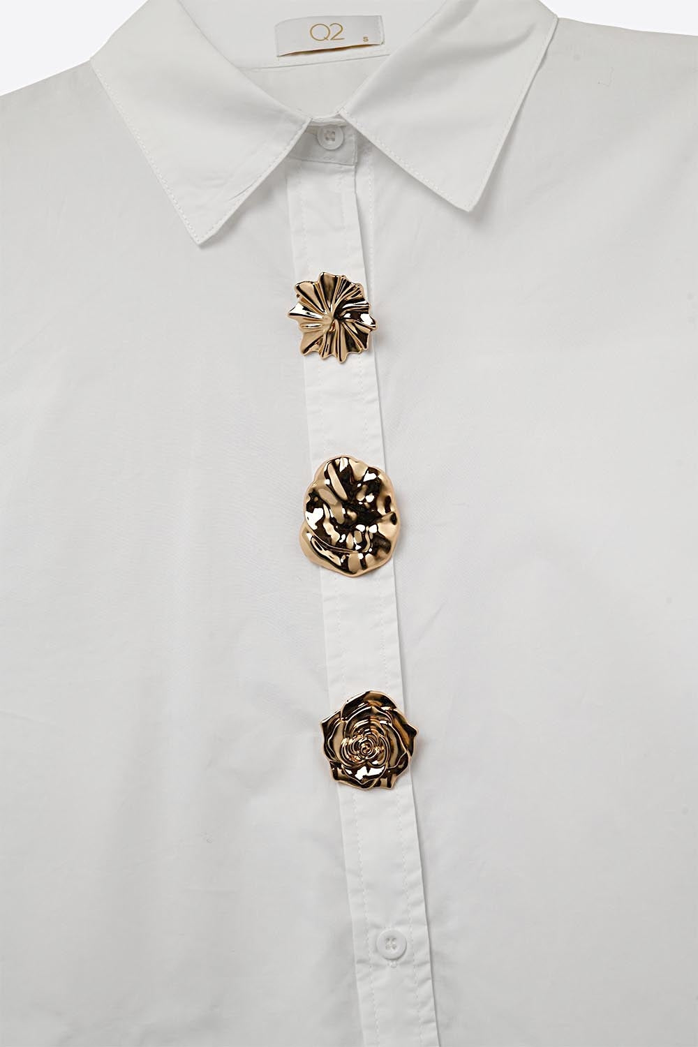 Camisa de algodão de popelina branca descontraída com botões dourados decorativos