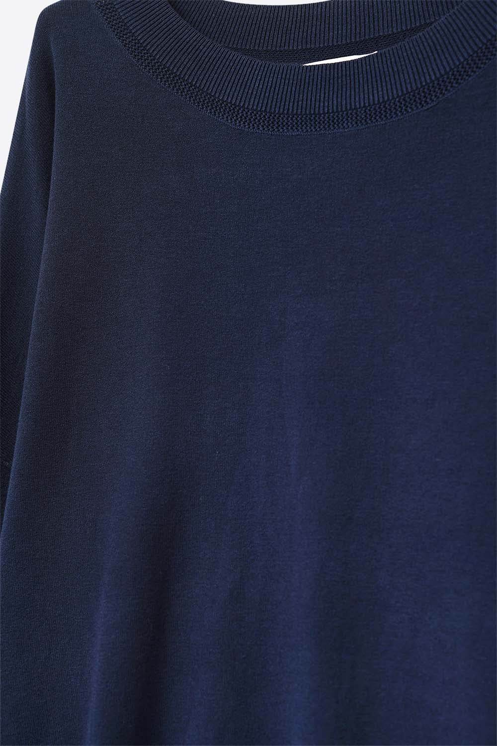 Camisola de malha azul-marinho com pormenor de gola em rede