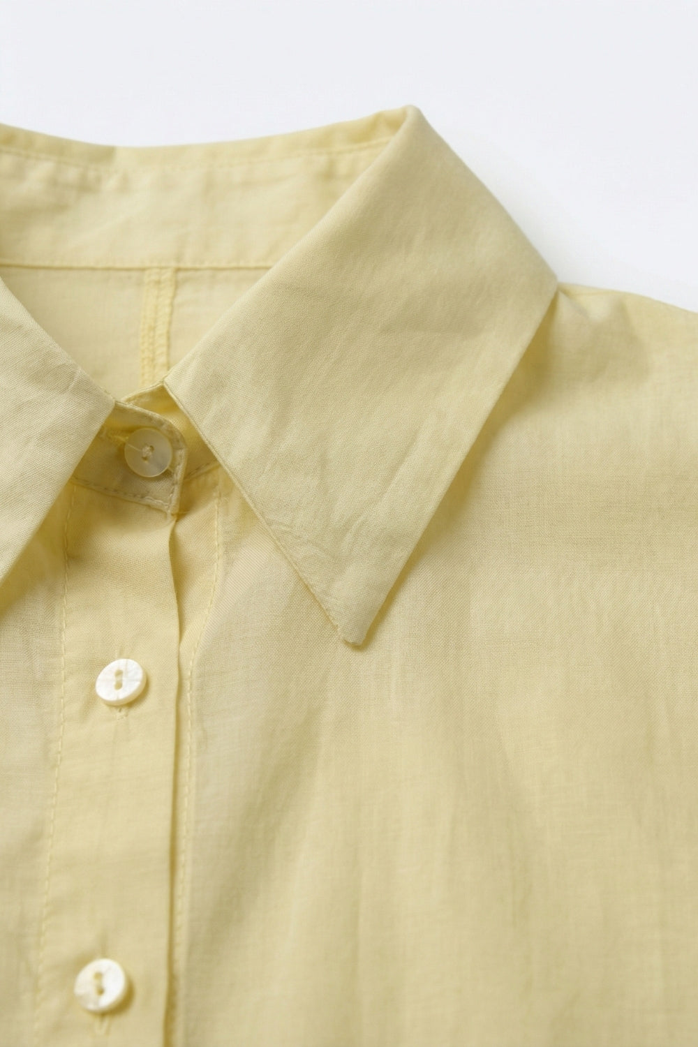 Camisa de cetim brilhante amarela Camisa com botões e corte descontraído