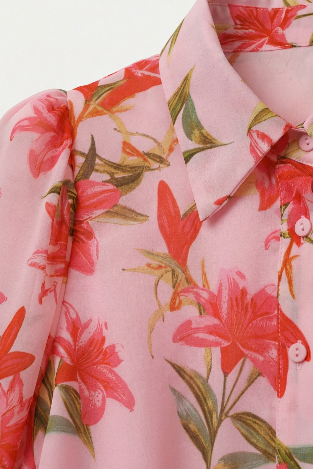 Blusa de Chiffon com Estampa Floral Rosa e Mangas Bufantes com Botões