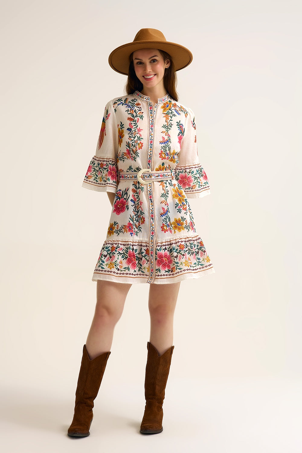 Vestido Mini Boho Floral Estampado em branco