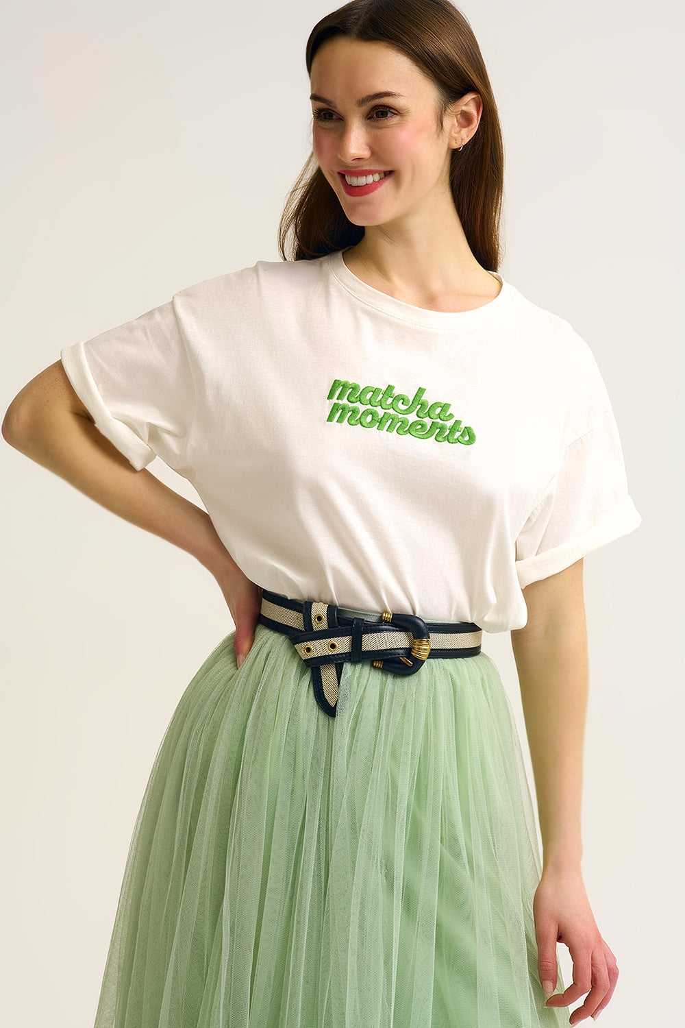 T-shirt branca Matcha Moments bordada em verde
