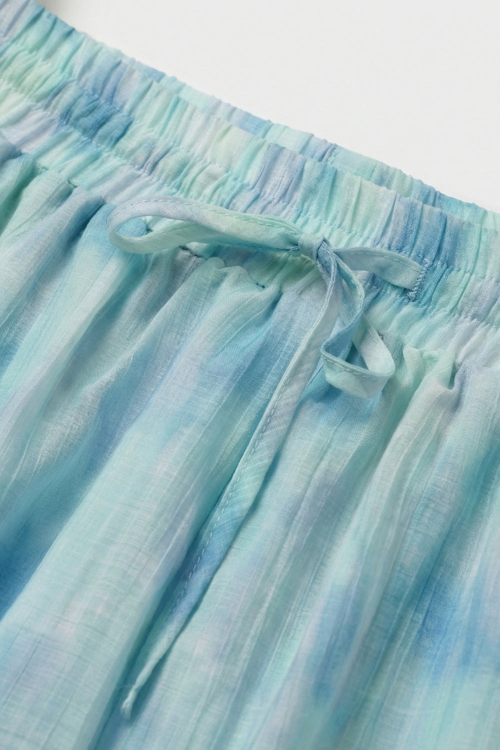Short Bubble Tie-Dye com Cintura de Cordão Elástico na cor Aqua
