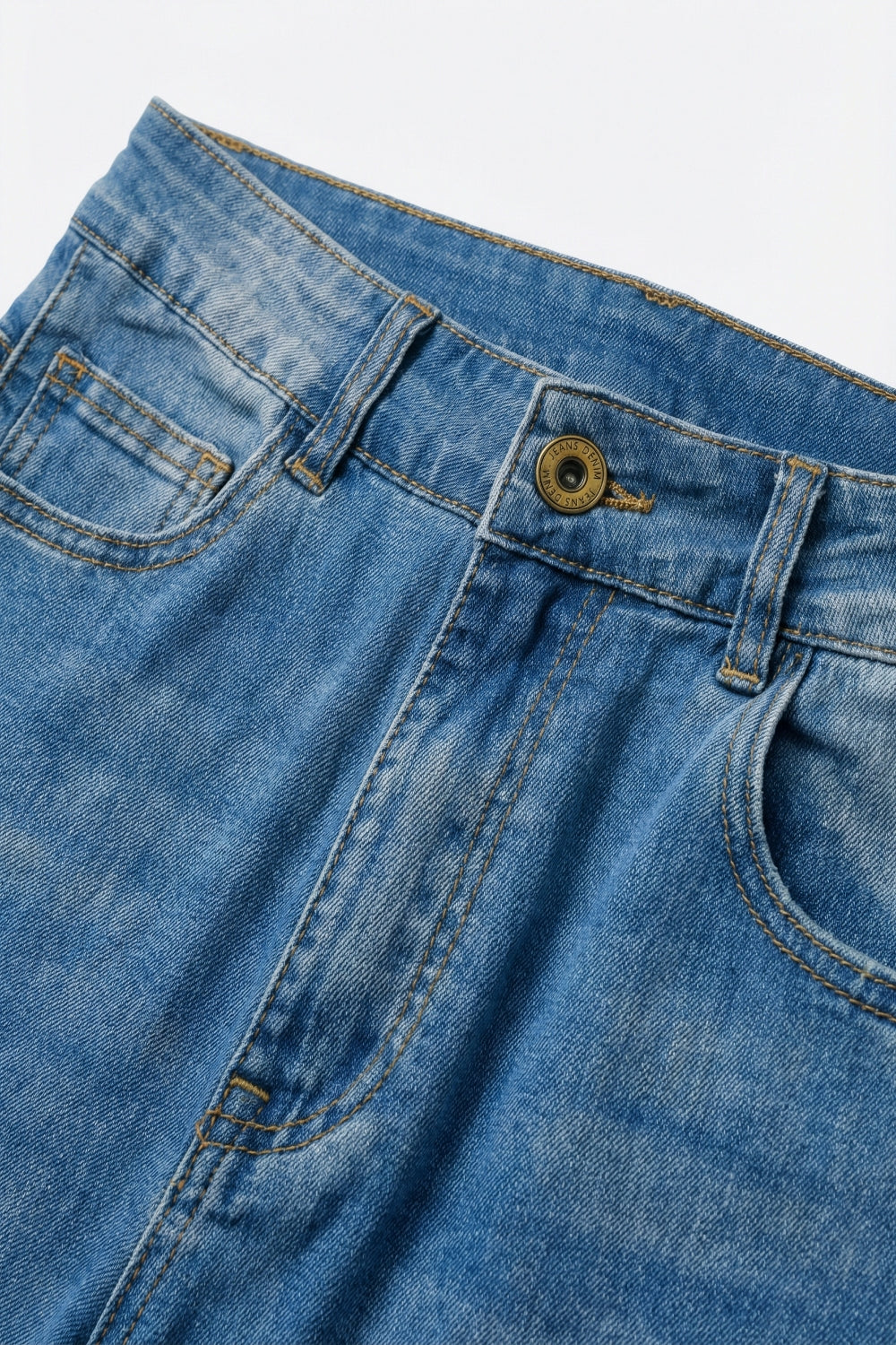 Calça Jeans Azul de Pernas Largas e Lavagem Clara com costuras laterais
