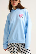 Camisola com capuz super macia azul bebé com gráfico de corações em bouclé