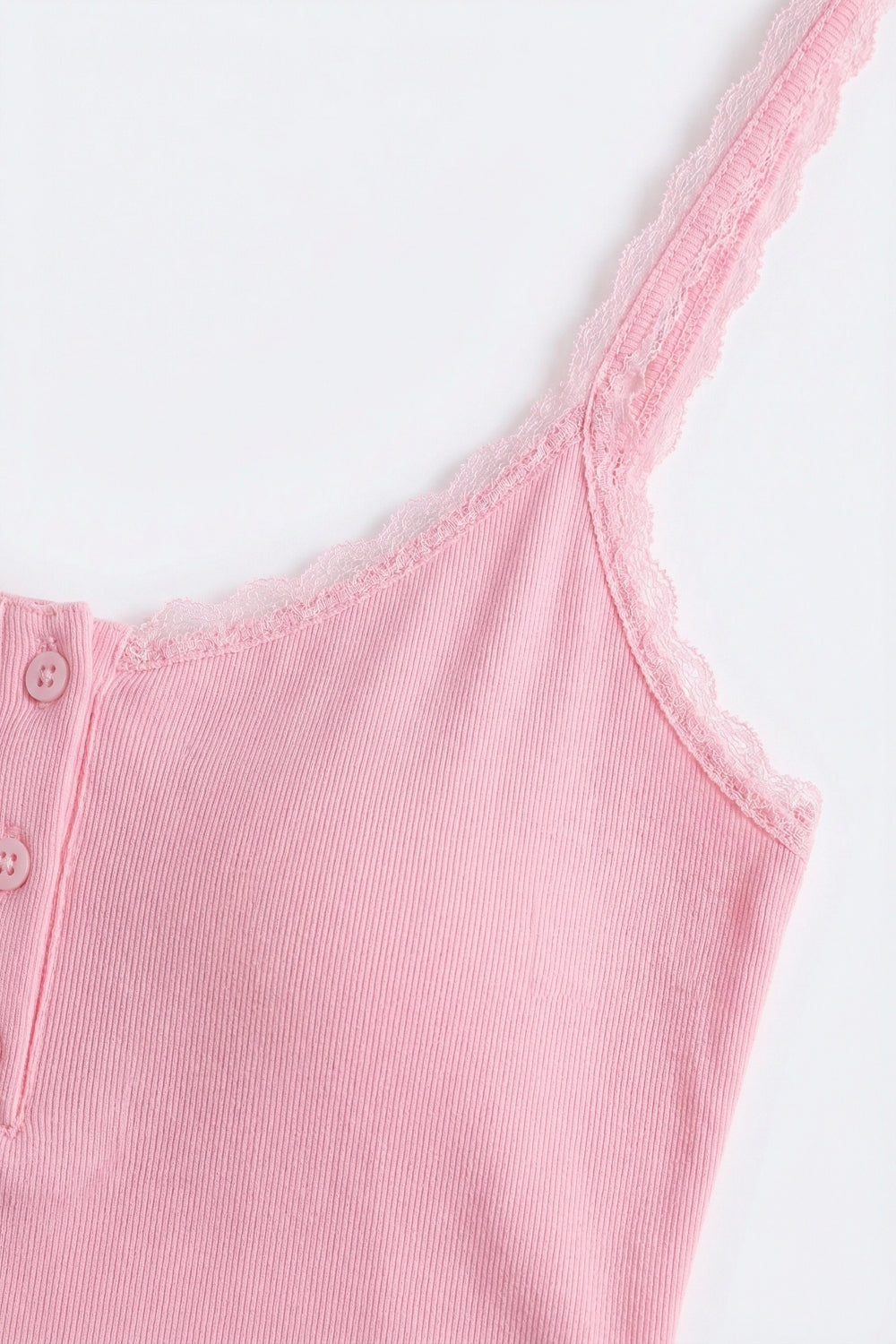 Camiseta regata canelada rosa com botões e detalhes