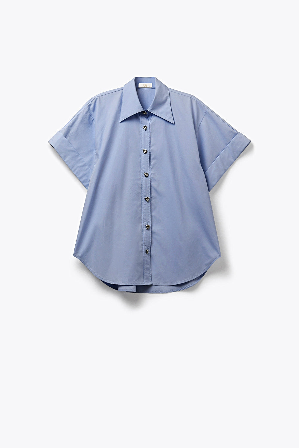 Camisa quimono de manga curta em popelina azul com botões prateados