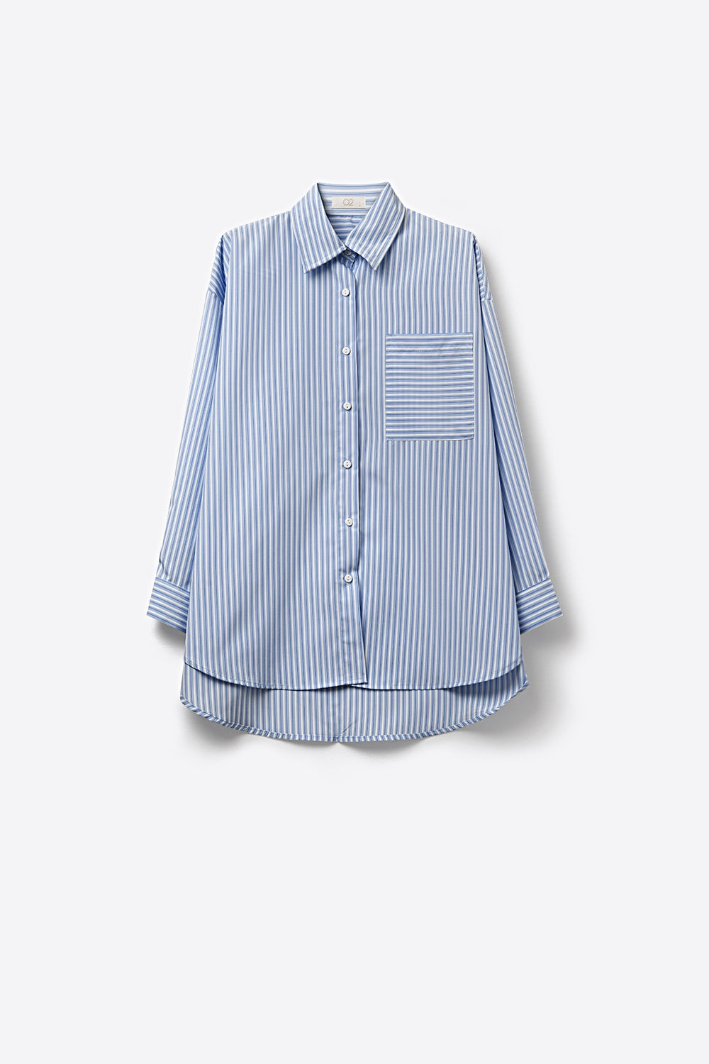 Camisa com botões de ajuste descontraído azul claro às riscas