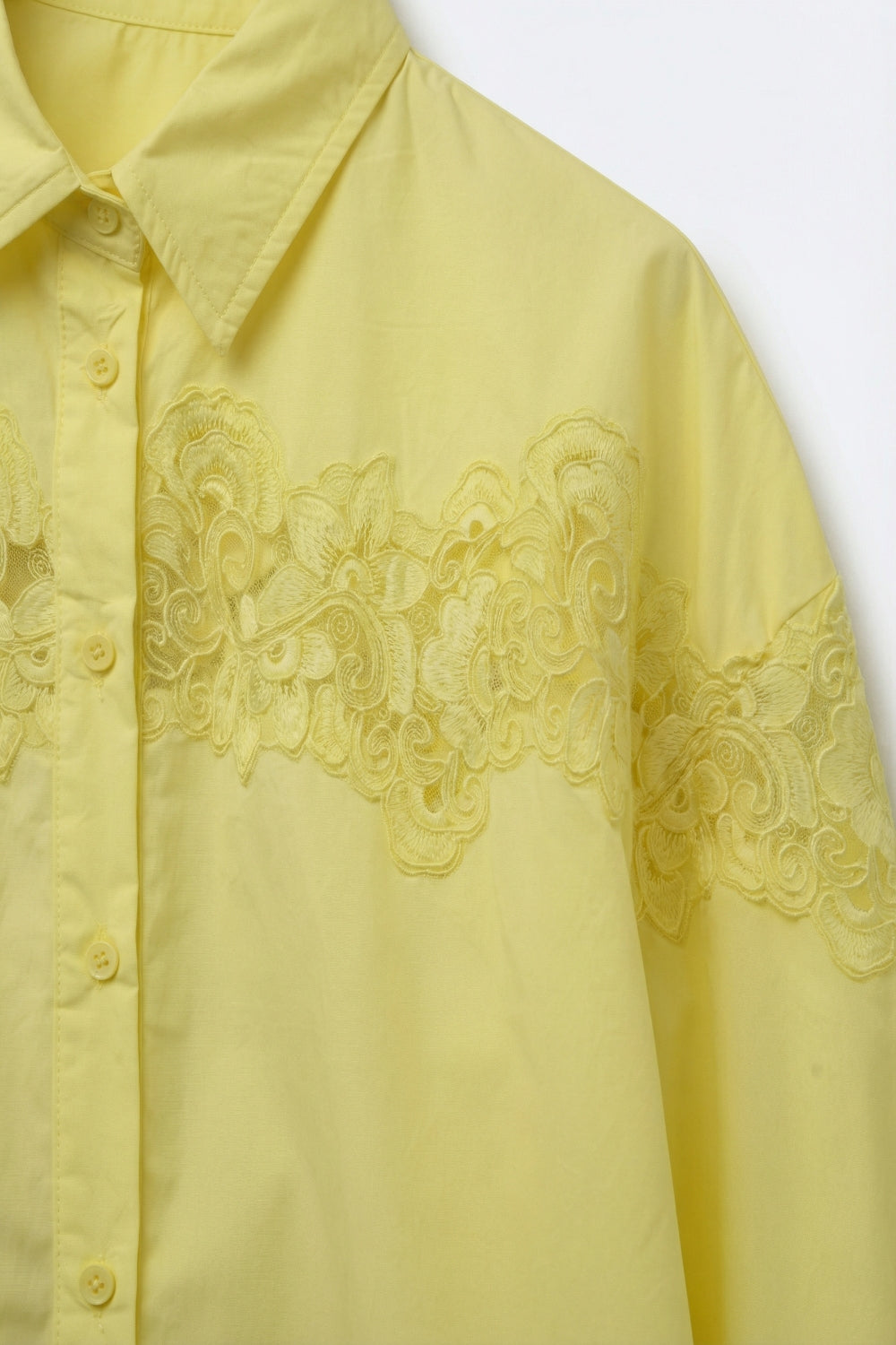 Camisa de popelina de tamanho grande amarela com pormenor de renda