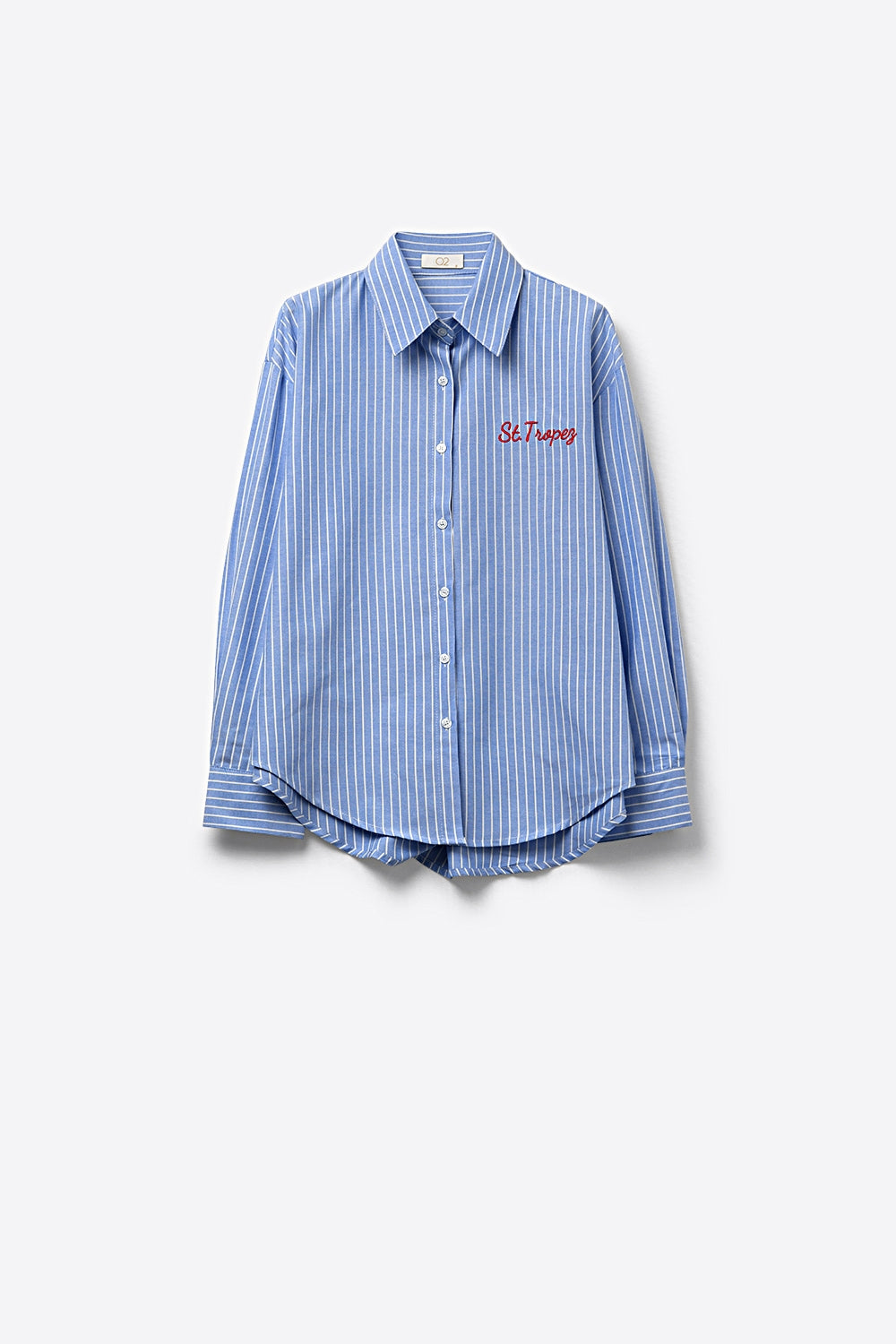 Camisa clássica de riscas azuis com botões e bordados