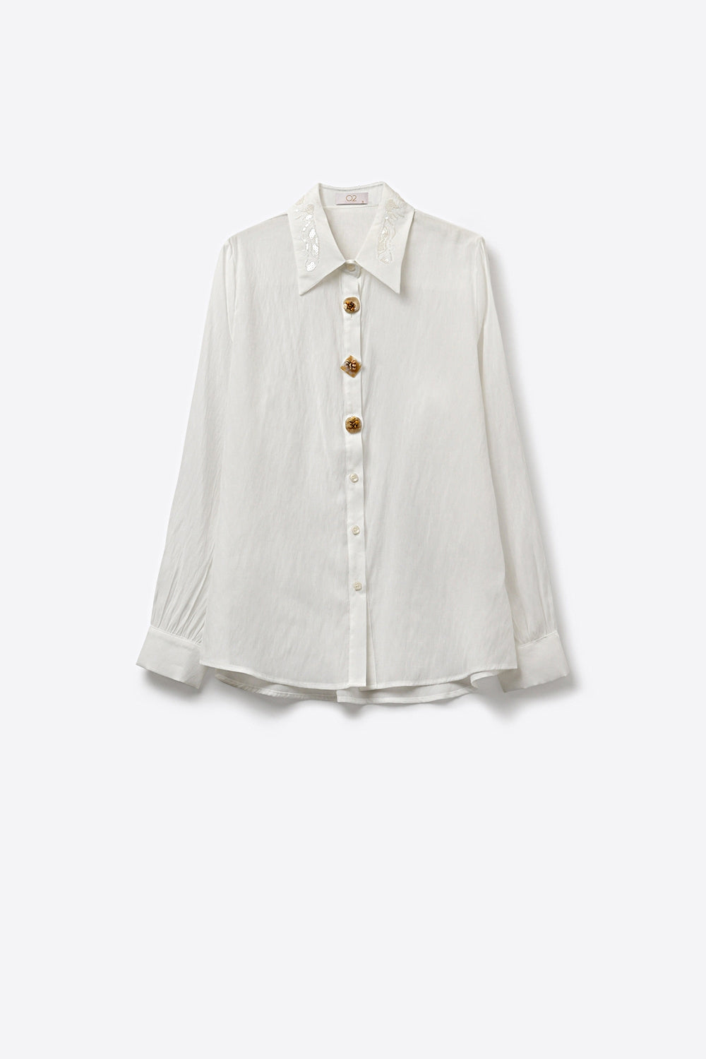 Camisa Branca com Botões na Frente e Gola Bordada com Lantejoulas