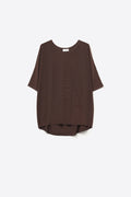 Camisola oversized em castanho com mangas até ao cotovelo