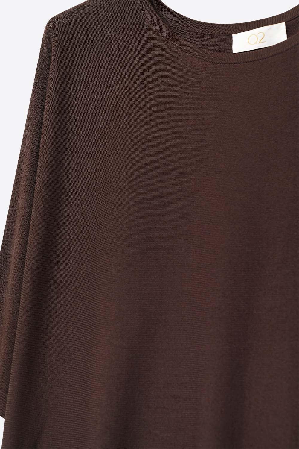 Camisola oversized em castanho com mangas até ao cotovelo