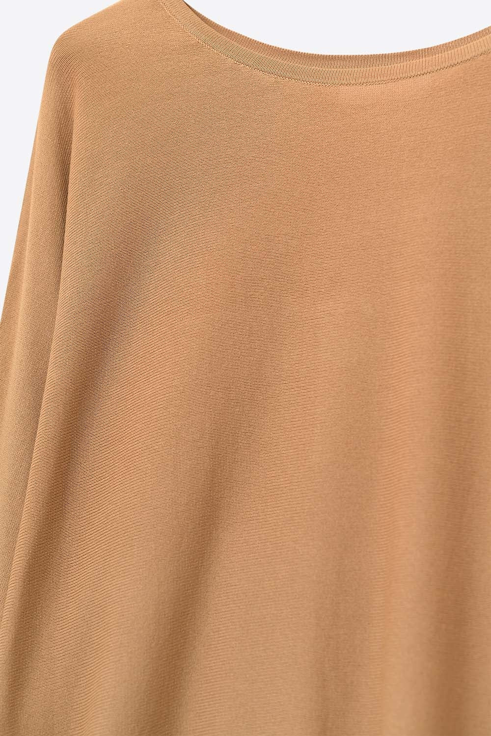 Camisola oversized em camel com mangas até ao cotovelo