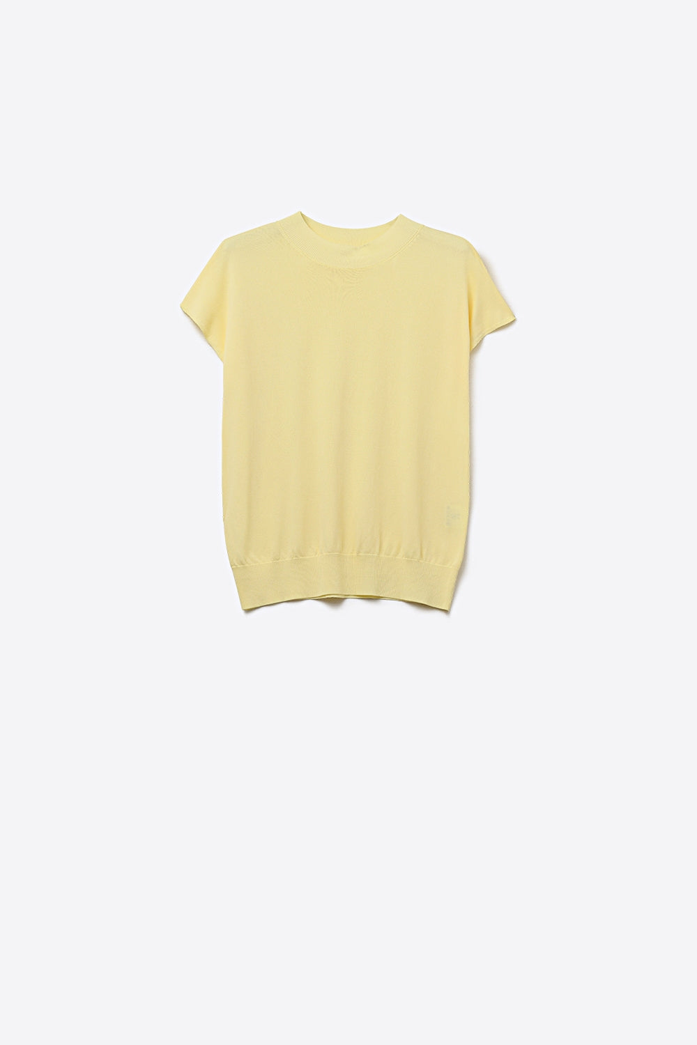 camisola amarela de gola alta com mangas curtas ajustadas