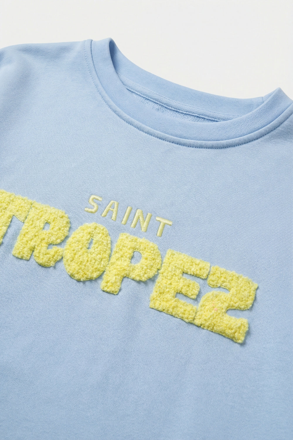 Camisola azul bebé bordada Saint Tropez