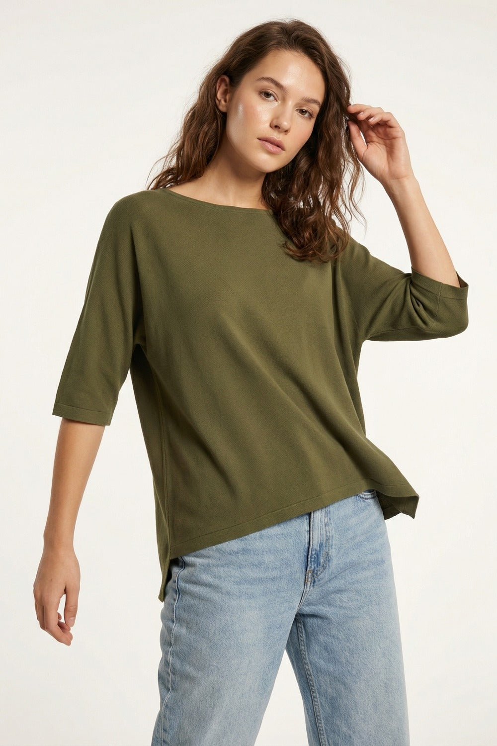 Camisola cáqui oversized com mangas na altura do cotovelo