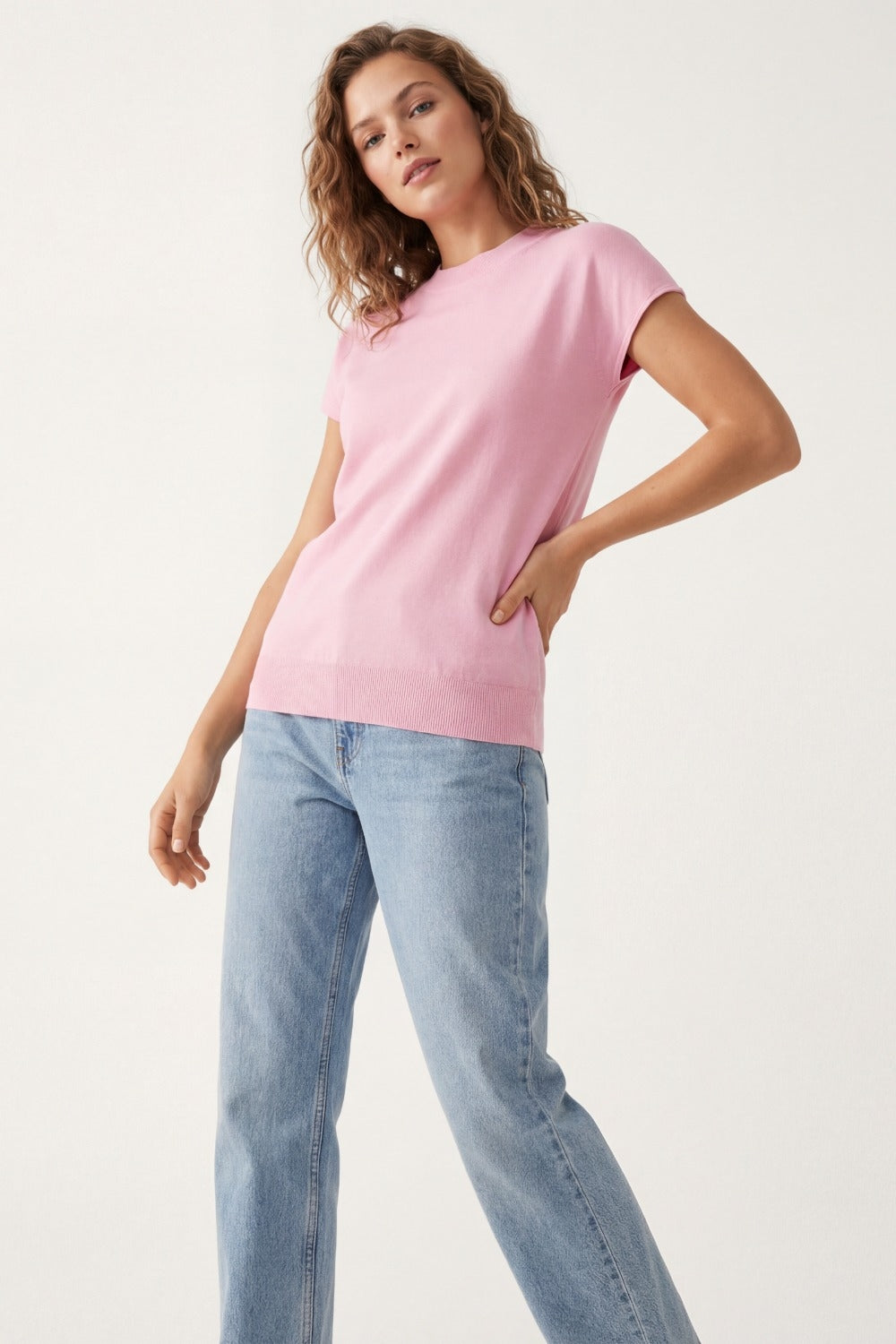 Camisola de gola alta rosa bebé com mangas curtas ajustadas