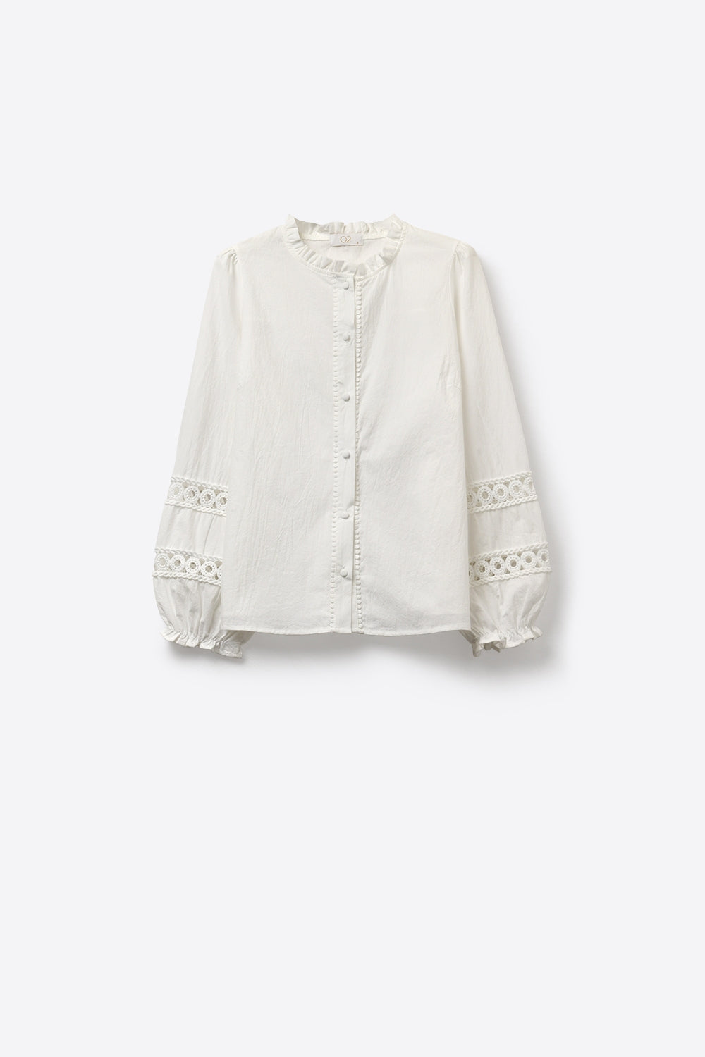Blusa em Crochê com Detalhes de Renda e Botões na Frente em Branco