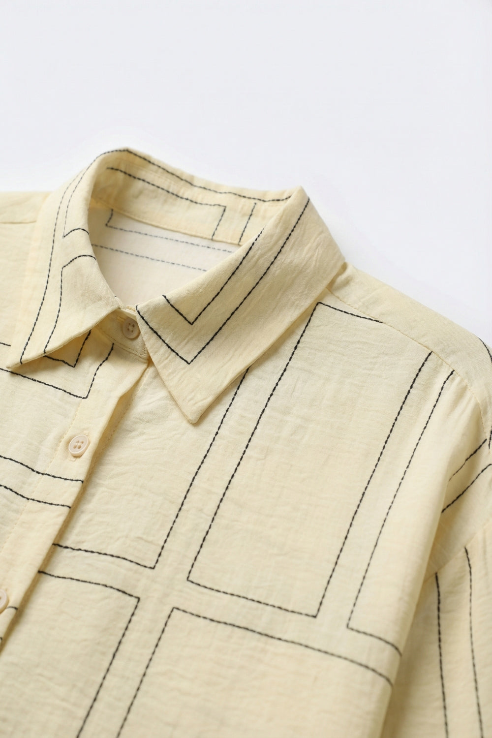 Camisa com botões com padrão geométrico bege